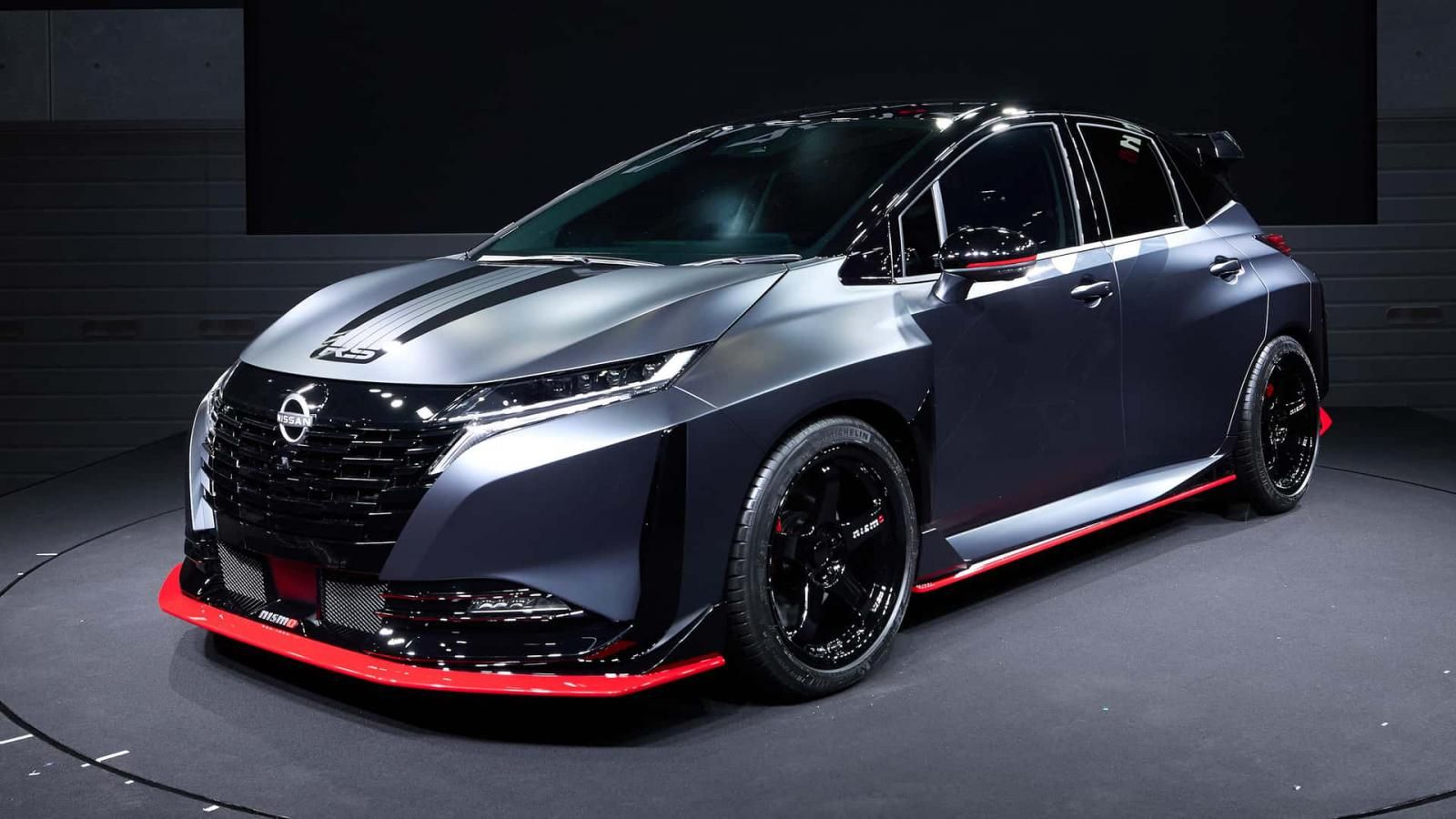 Το Aura NISMO RS μας δείχνει το νέο σπορ υβριδικό μοντέλο της Nissan